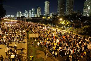 Brazil-largest-protest-20-years_full_600